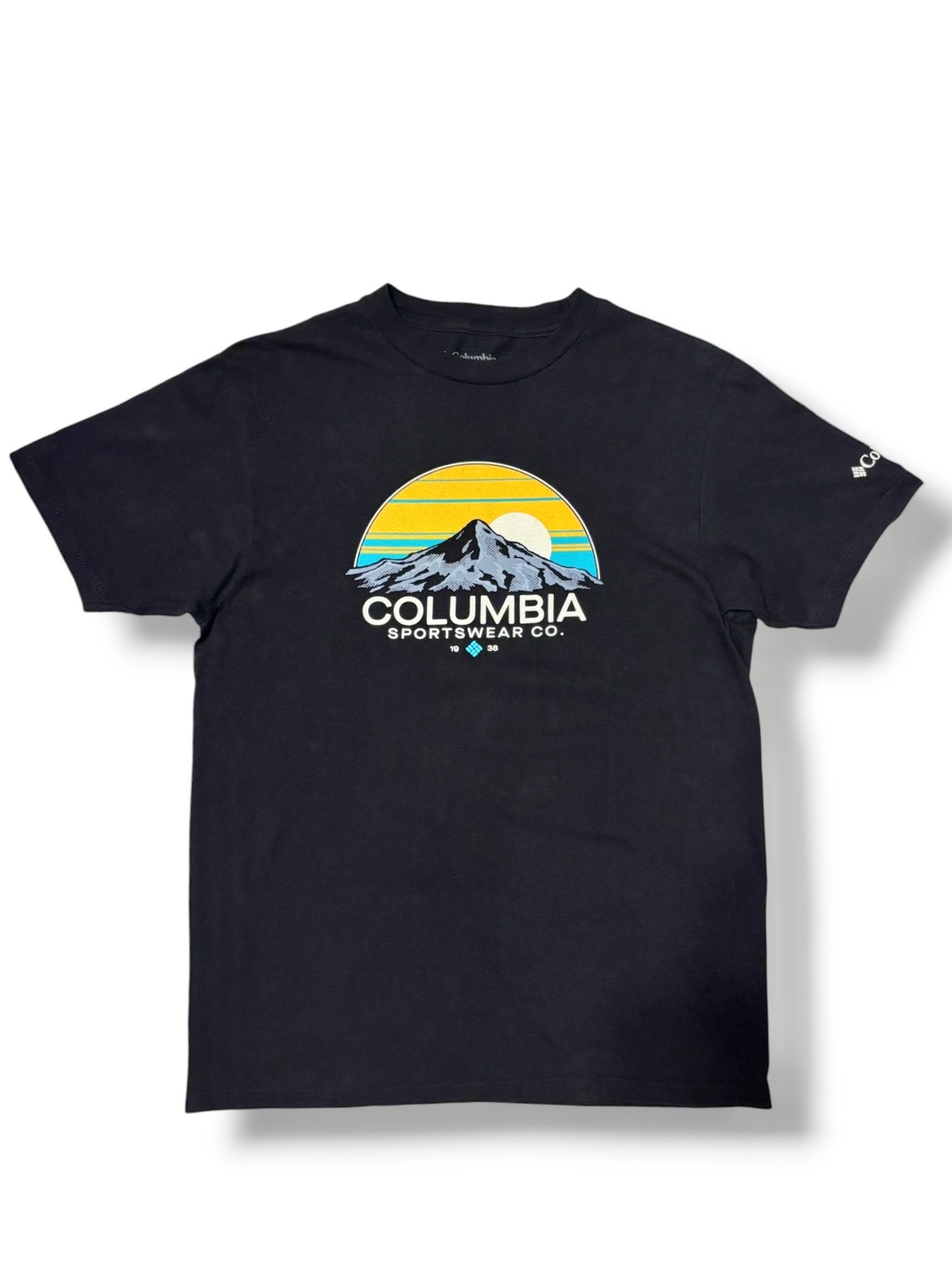 Columbia Black Crew Neck Graphic T-Shirt Size Medium Mountain Peak Sunrise